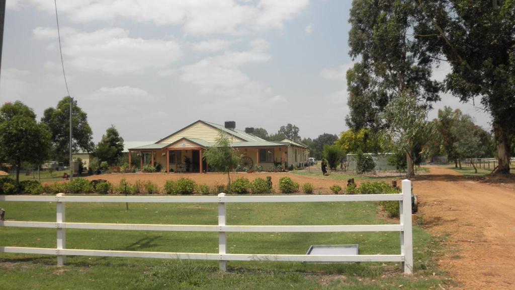 Enderslie House Bed & Breakfast Muchea Extérieur photo